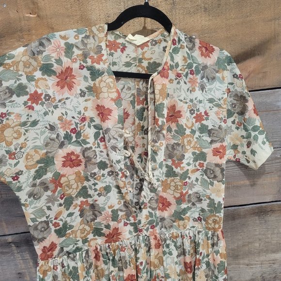 Vintage Floral Midi dress - Picture 6 of 7